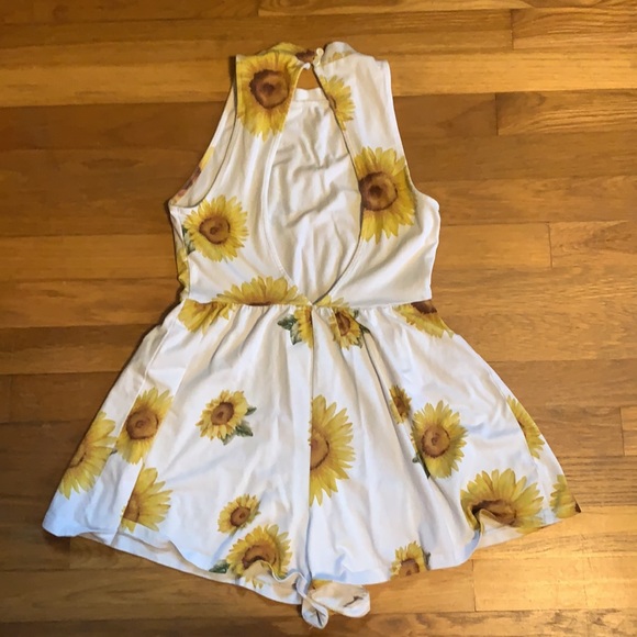 Forever 21 Romper - Picture 2 of 5